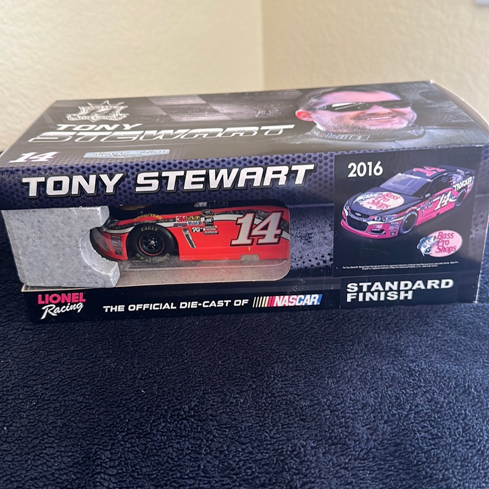 Tony Stewart 2016 Bass Pro NASCAR Diecast #14 Car